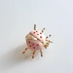ブローチ　てんとう虫　真珠　パール　ピンク　赤　昆虫　ピン　B362