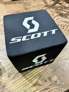 SCOTT 非売品 スコット 新品未使用 サイコロLOGOクッション 写真はサンプルで配送は箱入り新品です