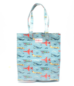 Ω 極美品 激レア！■ Cath Kidston　キャスキットソン ■ 飛行機 総柄 ・ トートバッグ ■ スカイブルー系 ■ キャンバス素材 ■ 送料無料