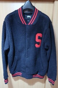 STUSSY　ステューシー　フリース　アーチロゴ　スタジャン　Ｌサイズ