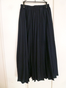 【新品】UNIQLO/ユニクロ△黒細いロングフレアープリーツスカートS/W60－W66ブラックマキシ丈△SK224