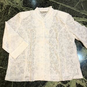 【極美品】SAINT PATARA★透かしデザインブラウス 11号 Mサイズ〜Lサイズ 七分袖ブラウス シャツ 白 総柄 花柄