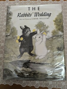 中古英語絵本☆THE RabbitsWedding・しろいうさぎとくろいうさぎ ☆ガース・ウイリアムズ☆洋書絵本☆送料込み