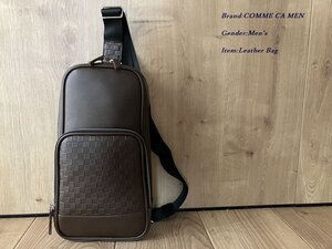 新品訳有り COMME CA MEN コムサメン 市松柄 フェイクレザーボディバッグ 14ブラウン Fサイズ 59XA02 定価23,100円