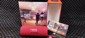 JBL　FLIP6　ポータブルウォータープルーフスピーカー　レッド