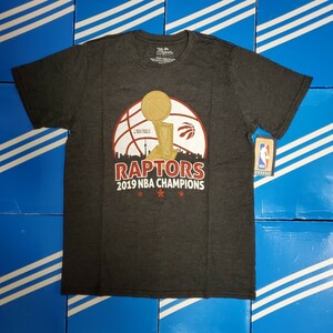 アメリカ製　新品未使用　Majestic　トロント・ラプターズ 　NBA　Tシャツ Tee　カナダ　Champion　アメリカ製　正規品　半袖　S 　古着風