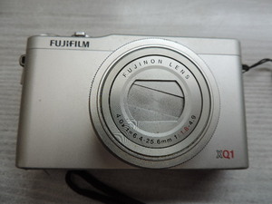 ★ＦＵＪＩＦＩＬＭ　　ＸＱ１★　　コンパクトデジタルカメラ　　 中古品・ジャンク扱い