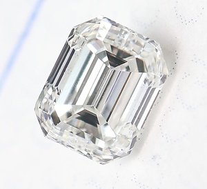 【１００円～】ＶＳ１！0.558ｃｔ 天然ダイヤ Ｊカラー（ナチュラルカラー）ＥＭカット