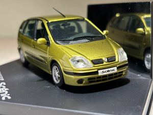 1/43ルノー純正「ルノー メガーヌ セニック RXI 2.0 16V」1999 黄緑メタリック VITESSE製 77 11 210 648 