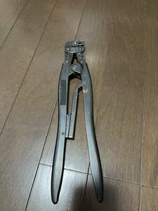 日本圧着端子 JST 圧着工具 絶縁端子・ YNT-2216 端子1.25