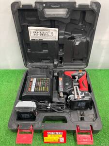 【中古品】MAX(マックス) DC14.4V/18Vバッテリタッカ TG-Z4 (本体/14.4V1.5Ahバッテリ*2/急速充電器/ケース)　ITZPC3YIRTKC