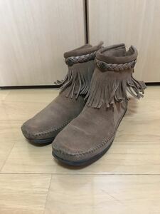 中古 MINNETONKA×earth music&ecology ミネトンカ×アース ミュージック&エコロジー フリンジ付 モカシンブーツ ブラウンスエード