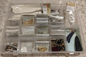 ハンドメイド　アクセサリー作り■パーツ■丸カン　ヒキワ　つなぎ　リボン留め等々大量！■パーツクラブ■ケース付き■送料無料