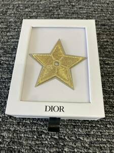 Dior ノベルティピンバッジ新品