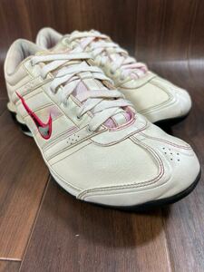 KT240426 D-67 NIKE ナイキ SHOX ショックス カジュアルシューズ ウォーキングシューズ ホワイト レディース 24.5cm