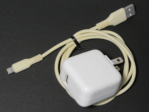 【送料無料】中古・Apple A1357 10W USB Power Adapter ライトニングケーブル付き アップル純正USBパワーアダプター A1357 出力5.1V・2.1A 