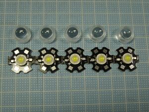 【５セット】３W白色LED×５個＋レンズ５個　ヒートシンク付 【送料140円～】013