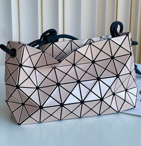 BAOBAO ISSEYMIYAKE バオバオ イッセイ ミヤケ トートバッグ レディース ショッピング 大容量 画像通り