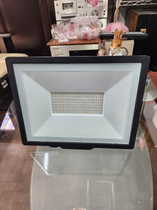 LED　 作業灯　 LEDライト　 コンセント式　美品　投光器　即決