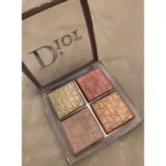 Dior ハイライトパウダー 004 ハニースキン