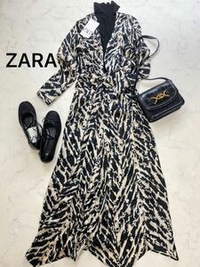 ZARA ザラ★タグ付き未使用★大人素敵★とろみ素材 裾変形 ウエストクロスデザイン 総柄 ロングワンピース モノトーン★黒 Sサイズ 1103