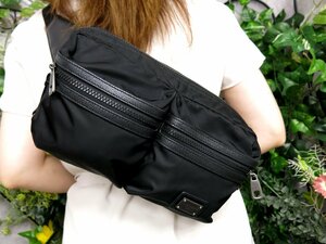 ●超美品●Dolce&Gabbana ドルチェ&ガッバーナ●ロゴプレート●ナイロン レザー 本革●ウエスト ボディ バッグ●黒●斜め掛け●Js48633