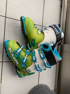 中古良品スカルパ　フリーダムSL 23.5〜24.0cm 山スキーブーツ バックカントリー テレマーク BCスキー scarpa TLT dynafit ディナフイット