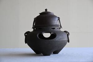 【骨董品】 風炉釜 茶道具 茶器 鉄製 茶釜 アンティーク 鉄瓶 鉄釜 煎茶道具