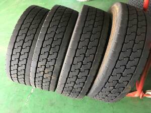 s553-4-7 ☆245/70R19.5 ヨコハマ 再生タイヤ 中古4本組！ 残溝9～8ｍｍ k160