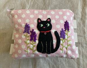 ハンドメイド ぺたんこポーチ 黒猫 ラベンダー 植物 花 刺繍 ねこ