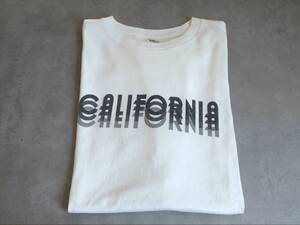 【ロンハーマン Ron Herman】メンズsize(S)CALIFORNIA立体文字デザインTシャツ☆トップス