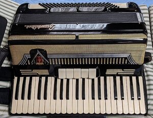 アコーディオン　イタリー製　Frontalini（フロンタリーニ）　ＭＭＭＬの4列 ミュゼット Used品