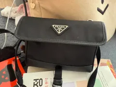 【雷市場（ポンジャン）商品韓国直送】 PRADA(プラダ) クロスバッグ