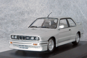 ● 1/43 BMW 〓 M3 ( E30 ) / 1987年 シルバー メタリック 〓 ミニチャンプス ミニカー MINICHAMPS
