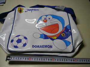 ◆DORAEMON◆ ドラえもん　サッカー日本代チーム　白　エナメル　肩掛け　バック 未使用