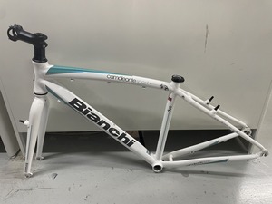 期間限定セール ビアンキ Bianchi アルミ クロスバイク フレーム サイズ43 700C 2012モデル camaleonte sport Due【カウマン鎌倉】