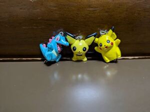 ポケモン　ピカチュウ　ピチュー　ワニノコ　フィギュア3体セット　ストラップ　ポケットモンスター コレクション カプセルトイ