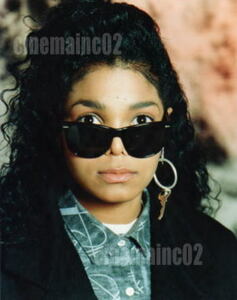 ジャネット・ジャクソン Janet Jackson/サングラスをかけた幼い写真