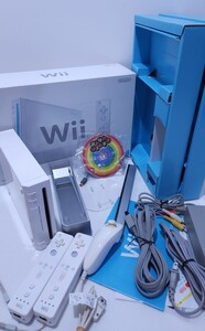 動作品 Nintendo 任天堂 Wii本体 コンソール 箱とのオリジナル付属品付きゲームソフト,2台コントローラー, レトロゲーム 希少品(T-8)