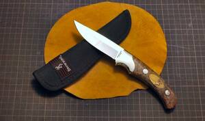 BrowniｇModelNo.27Hunting Knives.AUS-8Stainless Steel Blade:90mm.Nickel Silver口金・ブロンズ鹿模様入ハンドル・ケース付