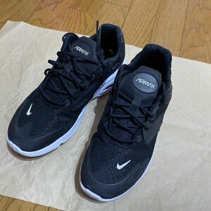 NIKE エアーマックス黒　8 25cm