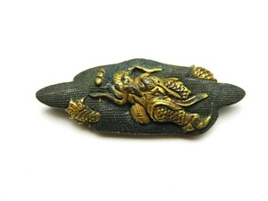 【7798】明治時代　刀装具　赤銅　龍　目貫　金具　重量5ｇ（初品・買取品）