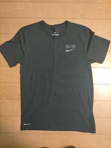 ナイキ　NIKE　ドライフィット Tシャツ