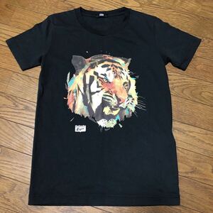 オニツカタイガー Tシャツ onitsuka tiger レディース XS スニーカーブランド グラフィック ブラック 美品