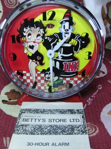 ☆新品☆オールド専門雑貨屋さんから購入しました☆BETTY・BOOD☆BETTYS・STORE・LTD☆1983年☆☆手巻き置時計☆デットストック品☆