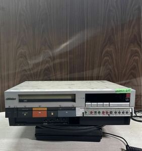 MYM11-217 激安 ビデオデッキ Victor HR-D220 VIDEO CASSETTE RECORDER 通電不可 ジャンク※3回再出品で処分