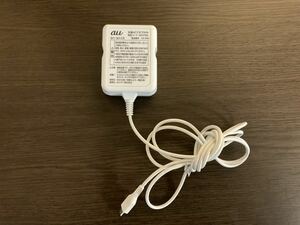 【日本全国 送料込】au 共通ACアダプタ04 充電器 0401PWA KDDI OS892