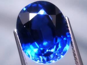 11.38ct 新品・ロイヤルブルーカラー 合成サファイヤ