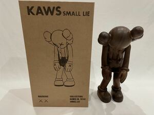 KAWS SMALL LIE WOOD 400%