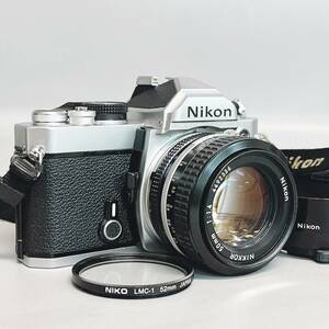 ニコン FM フィルム一眼レフカメラ フィルター レンズフード 純正ストラップ付き（NIKON NIKKOR 50㎜ 1:1.4） 